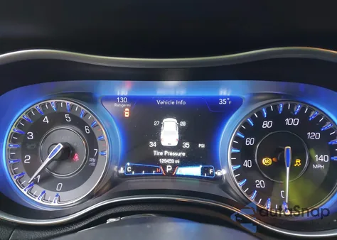 2018 Chrysler 300 Touring из США, поврежденный, VIN 2C3CCAAG3JH340928